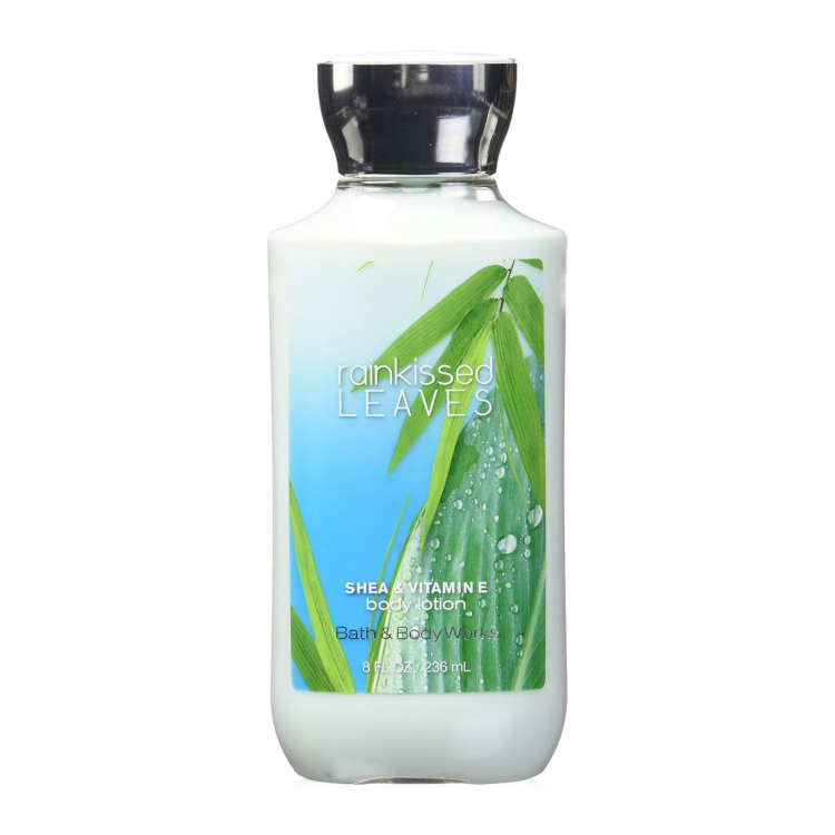 BATH & BODY WORKS SIGNATURE LOTION RAINKISSED LEAVES 236ML